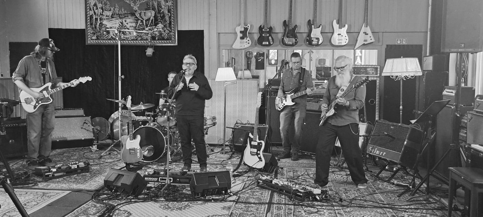 SANTA CLAWS – Sands of Time