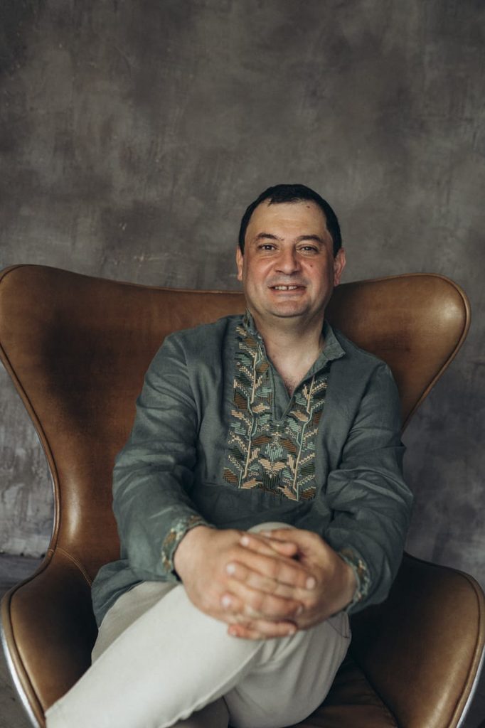 Usein Bekirov — Dedication (Review)
