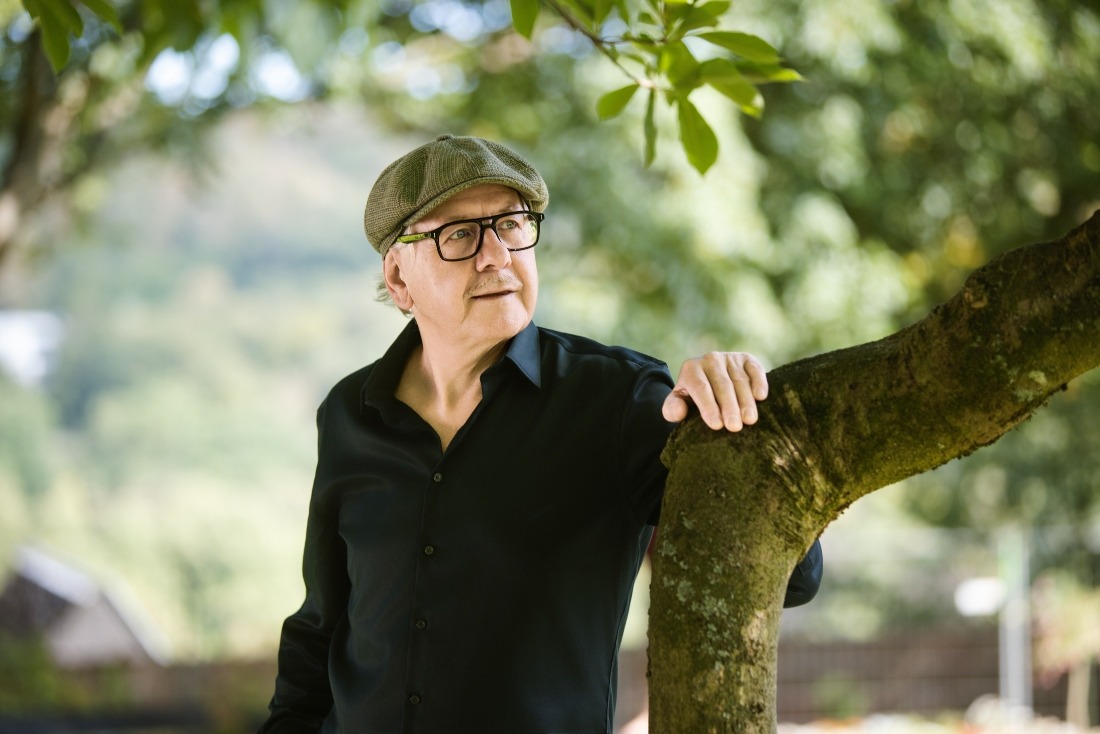 Bernward Koch – Behind the Hills